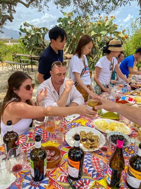 Alcamo: Natural Wine & Olive Oil Tasting - Sicily - Food pairing on a Sicilian farm: bread, olive oil, tapenade, cheese, honey