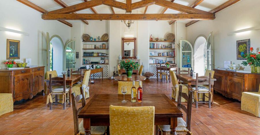 Alghero: Wine and Olive Oil Tasting at a Local Farm - Entering the day: meeting Ledà d’Ittiri and handling the remote location