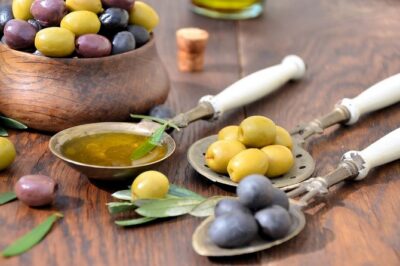 Ascoli Olive Oil Tour with Tasting and Local Food Pairing - The tasting course with Valentino Fratoni: learn to taste like a pro