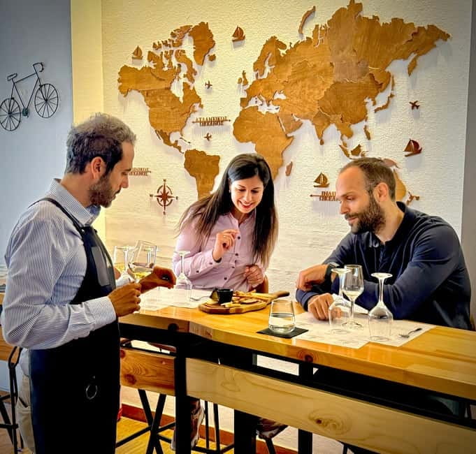Athens: Acropolis Wine Tasting with Cheese and Olives - Why this tasting works so well in Athens