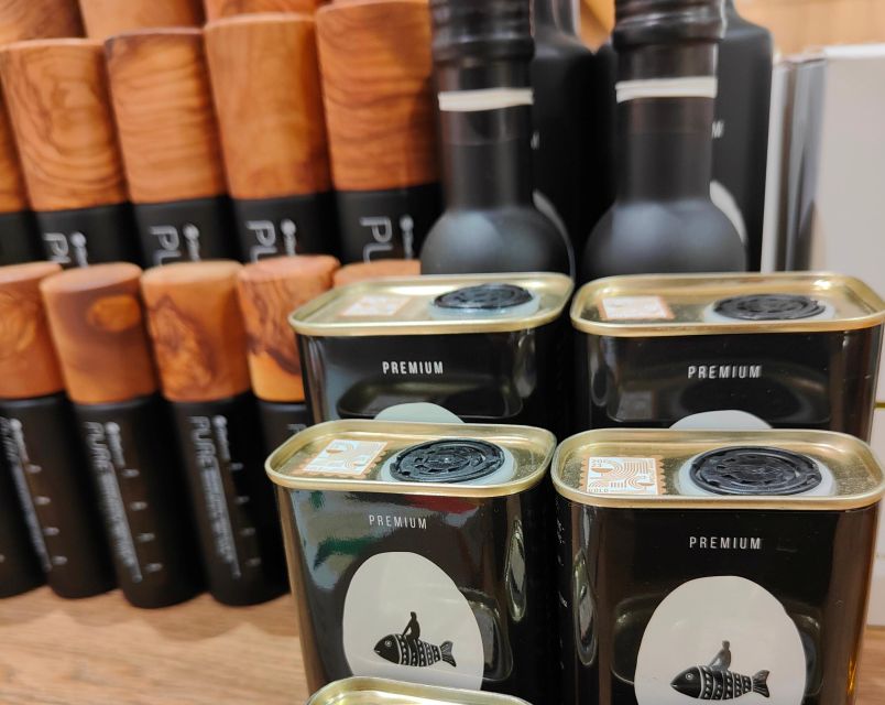 Athens Old Town: Greek Olive Oil & Herbs Tasting - Greek herbs with olive oil: the pairing lesson you can use