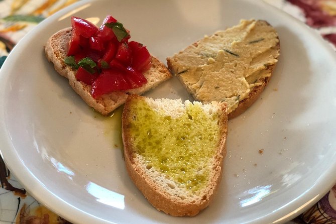 Balsamic Vinegar, Olive oil and Organic Winery Tour in Assisi with tasting - Food pairing: bruschette, cheese and salami, then biscotti