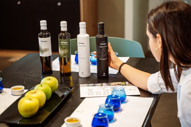 Corinth & Olive Oil Tasting Private Tour from Athens - Olive mill tasting plus VR: learning your way into the flavor