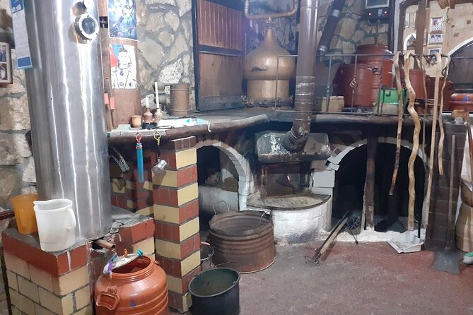 Cretan Wines & Olive oil tour - The treasures of Crete - Thrapsano Pottery Lab: Hands-On Craft in a Minoan-Linked Tradition