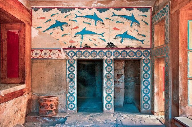 Crete in a Day: Knossos, Soap Workshops, Olive Oil & Wine Tasting - The included lunch and tastings: how the day feels in real time