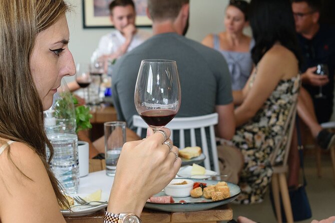 Crete Wine and Olive Oil Tour - English support and wine specialists: why it matters during tastings