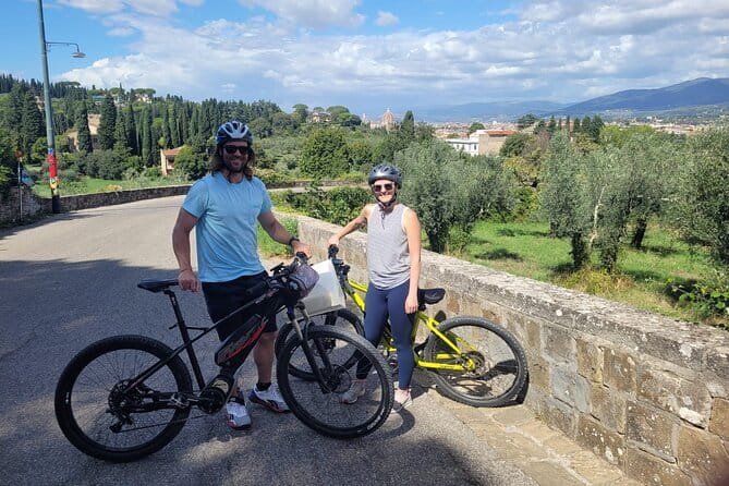 E-bike 2.5 hour Florence & Tuscany With Fresh Olive Oil and Bread - Villa del Poggio Imperiale: Medici Power Meets Tuscan Views