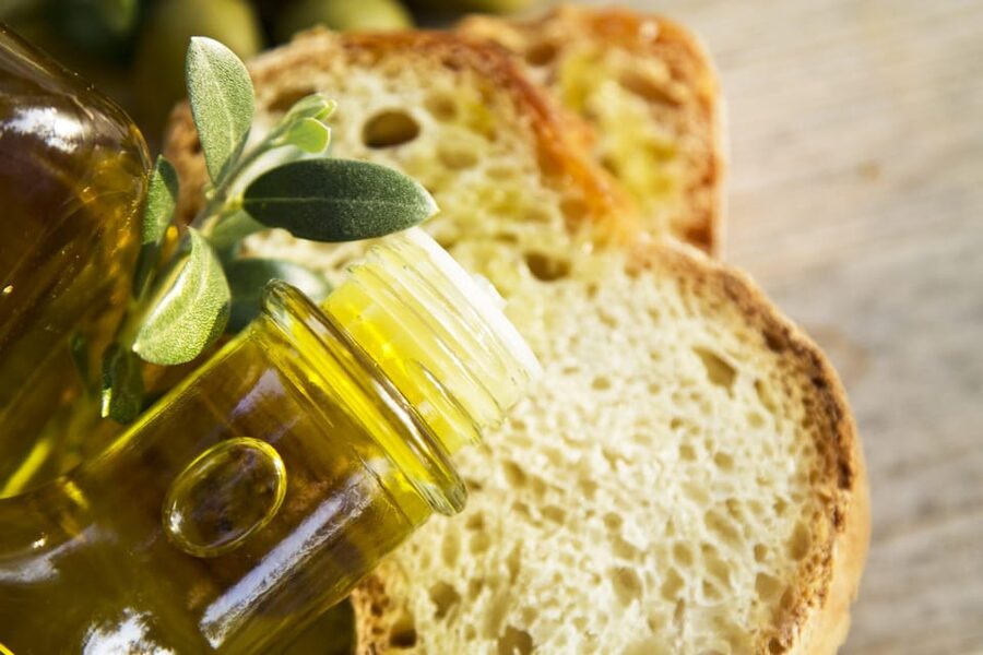 Extra Virgin Olive oil tasting - If You Want to Buy Oil: How the In Situ Store Helps You Choose