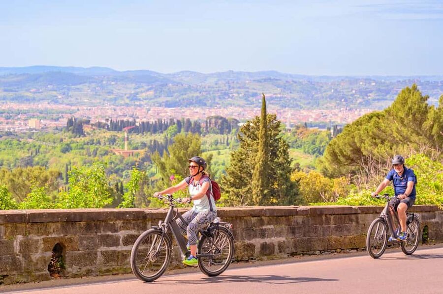 Florence: Fiesole E-Bike Tour with Olive Oil Tasting - Meeting Point and First Moments on the E-Bike