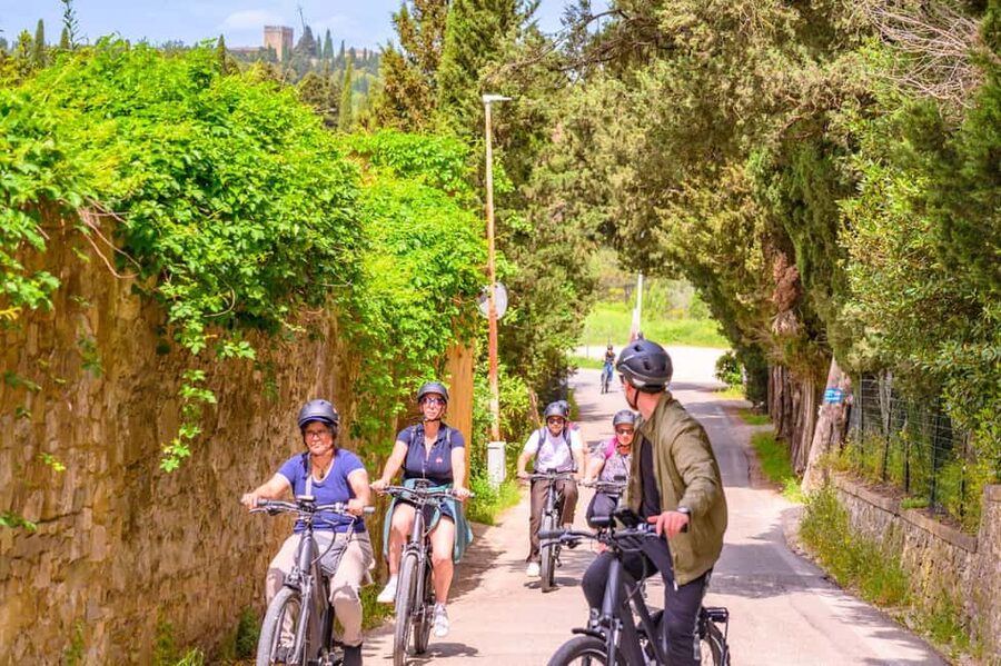 Florence: Fiesole E-Bike Tour with Olive Oil Tasting - The Ride Back to Florence: A Different View of the City