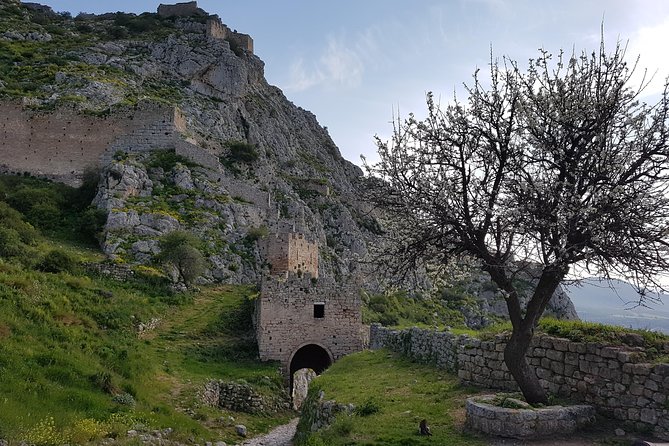 Full day tour Ancient Corinth with wine or olive oil tasting - Acrocorinth: 360-degree views and Venetian defensive walls