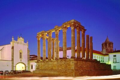 Historical Évora - PRIVATE Full Day Tour - Cork, Wine and Olive Oil Haven - Évora in One Long Day: What the 9AM Start Means
