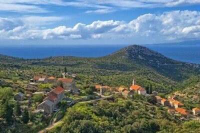 Hvar: Island tour with Wine and Olive Oil Tasting - Old road villages, lavender fields, and the best photo moments