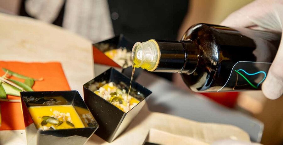 Lake Garda: Tour with 4 Olive Oil Tasting & Local Food - Your guided walk: estate history, groves, and how oil becomes oil