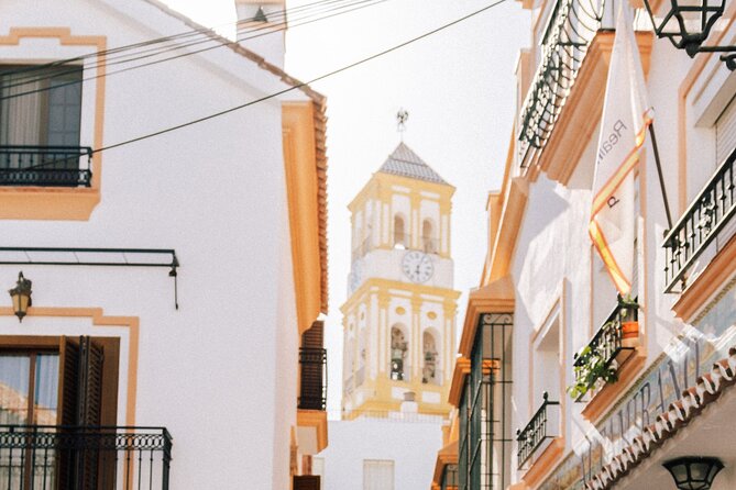 Marbella Old Town: Private Walking Tour with Olive Oil Tasting - A private guide beats the usual Old Town rush