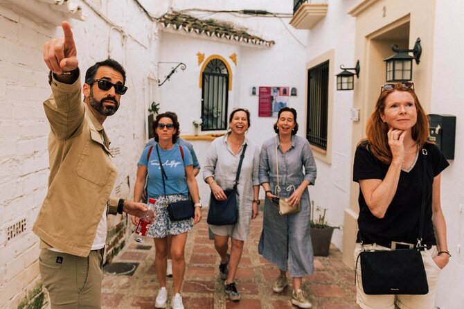 Marbella Old Town: Private Walking Tour with Olive Oil Tasting - Plaza de los Naranjos: the old Moorish street pattern meets XVI-century square style
