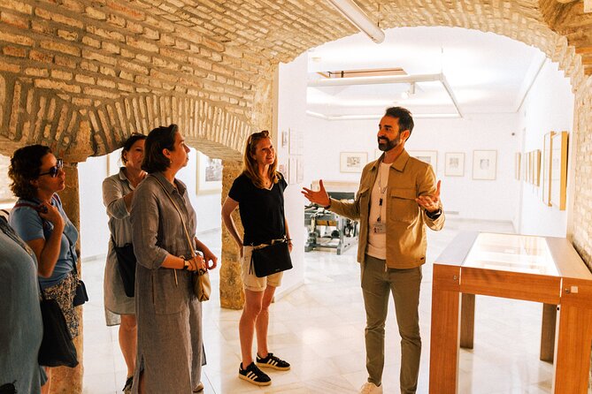 Marbella Old Town: Private Walking Tour with Olive Oil Tasting - Start in Parque de Alameda at the Virgen del Rocío fountain