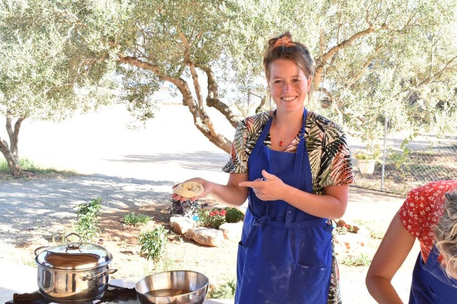 Moires: Cooking Class and Olive Oil Tasting at a Family Farm - Olive oil tasting: the lesson behind the glass