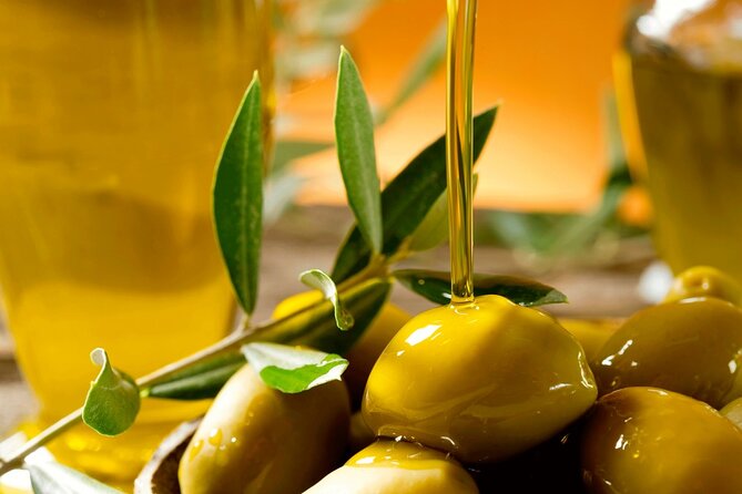 Olive Oil Excursion to an olive mill in the Lecrín Valley - The extra virgin olive oil tasting: how to make the most of it
