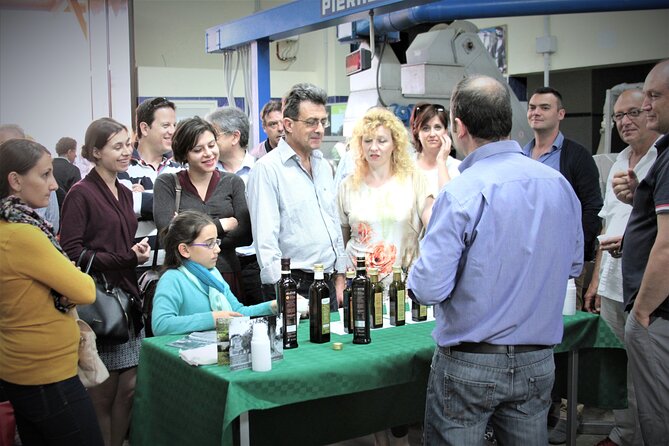Olive Oil Tasting & Historic Olive Mill Tour in Ragusa area - The flavored olive oil tasting: a playful round for gift bottles