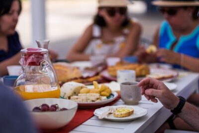 Olive oil tasting in Syracuse, Sicily - Evoo Tour - Walking the family groves: why the setting matters
