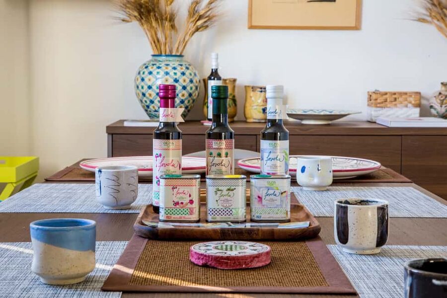 Olive oil tasting in Syracuse, Sicily - Evoo Tour - The food pairing: Sicilian products, wine culture, and practical learning