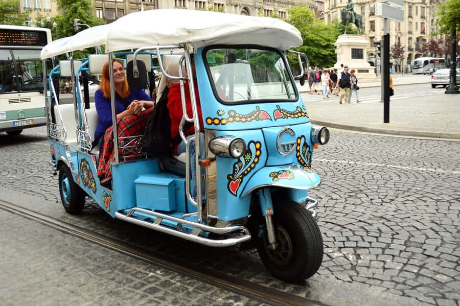 Porto: Tuk Tuk Tour with Olive Oil Tasting - Photo and timing reality check: what to expect on the ground