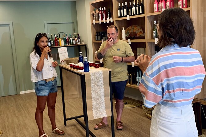 Private Tasting of Olive Oil in Córdoba - Buying afterward in the shop: browse, taste, decide