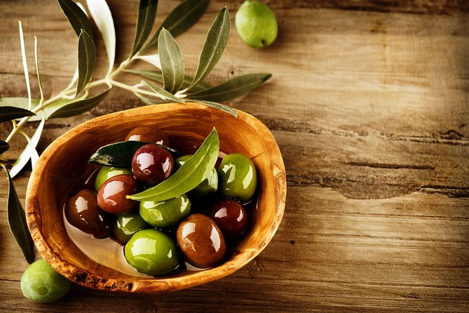PRIVATE Workshop ESSENTIAL OILS & OLIVE OIL Factory with TASTING - Key things to know before you go