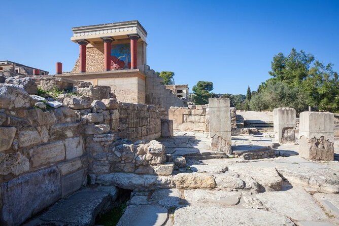 Small Group: Knossos, Olive Oil, Winery & Raki with Lunch - Stironas winery & distillery: 3 wines, raki, and craft that mixes old and new