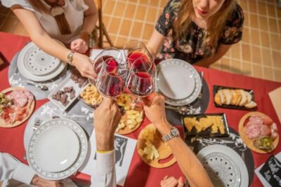 THE TRADITIONS OF VALPOLICELLA: WINE, EXTRA VIRGIN OLIVE OIL, AND HONEY TASTING - Starting in the Vineyards: Organic Farming and Grape Steps You Can Visualize