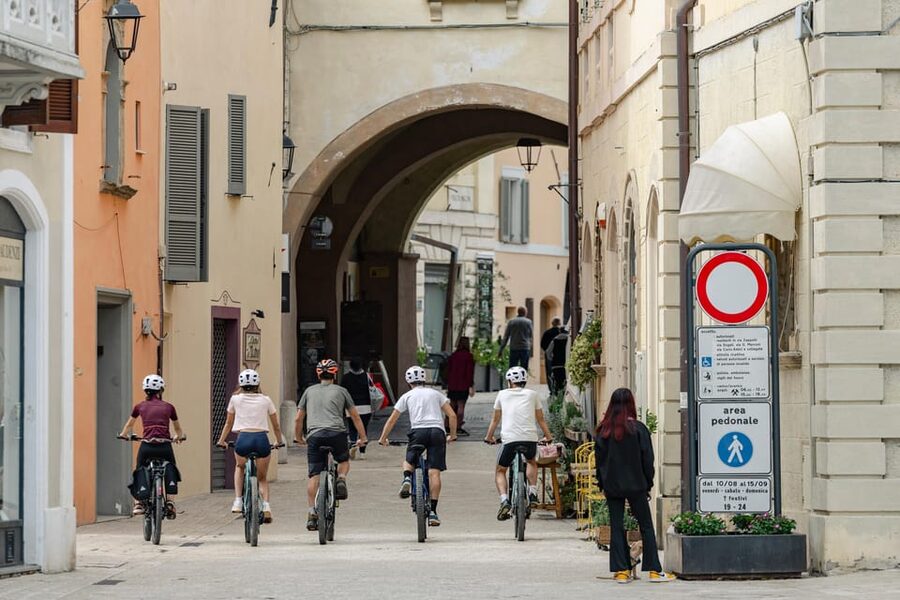 Umbria: E-Bike Rental and Fresh EV Olive Oil Tasting - Olive groves, vineyards, and shaded woods: the route you’ll remember
