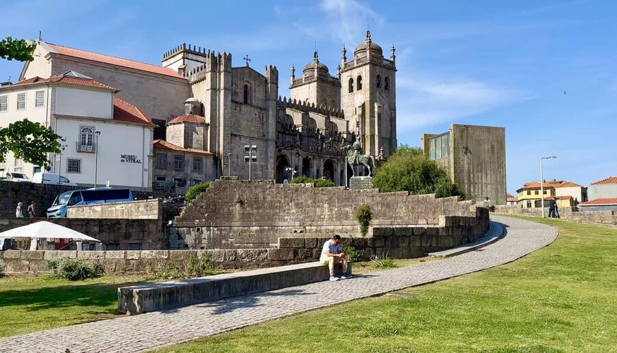 Unveiled Secrets of Porto + Olive Oil Tasting - Trindade Experience: Porto’s spiritual and civic heart in one guided session