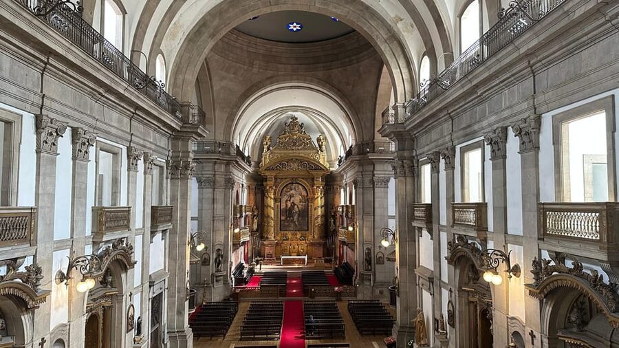 Unveiled Secrets of Porto + Olive Oil Tasting - Palacio da Bolsa (optional): gold-leafed halls for power and ambition