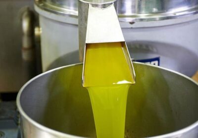 Villa Castelli: Highlights Walking Tour w/ Olive Oil Tasting - Meeting your guide at the cemetery bus stop: what to expect at the start