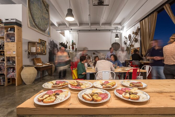 Visit to the olive grove, oil tasting and lunch at the farm - Farm lunch you actually want to eat: bruschetta, pizzolo, dessert, wine