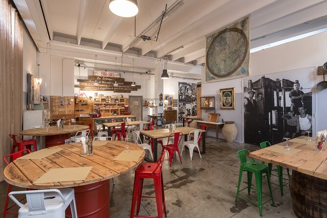 Visit to the olive grove, oil tasting and lunch at the farm - Who should book this (and who might want a different style)