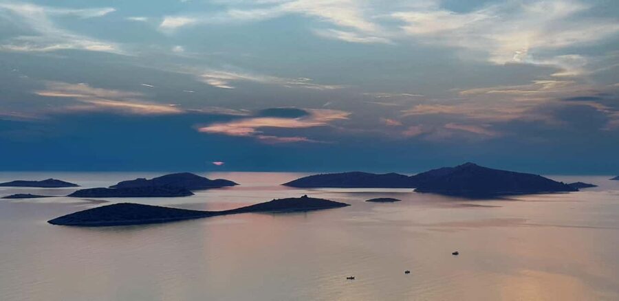 Zadar Olive Oil & Wine with Dalmatian Views & History - Tank memorial and Benkovac: history stops that don’t feel like homework